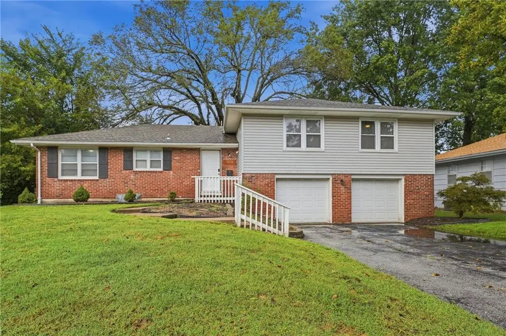 3238 N Chippewa Drive, Kansas City, MO 64116 - #1