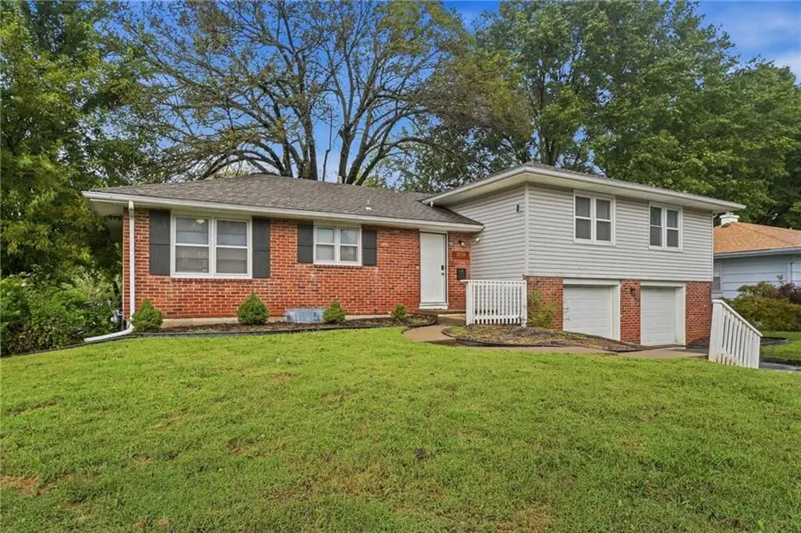 3238 N Chippewa Drive, Kansas City, MO 64116 - #3
