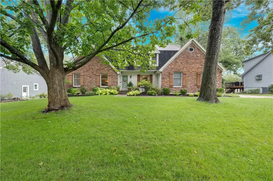 11915 Cherokee Lane, Leawood, KS 66209 - #2