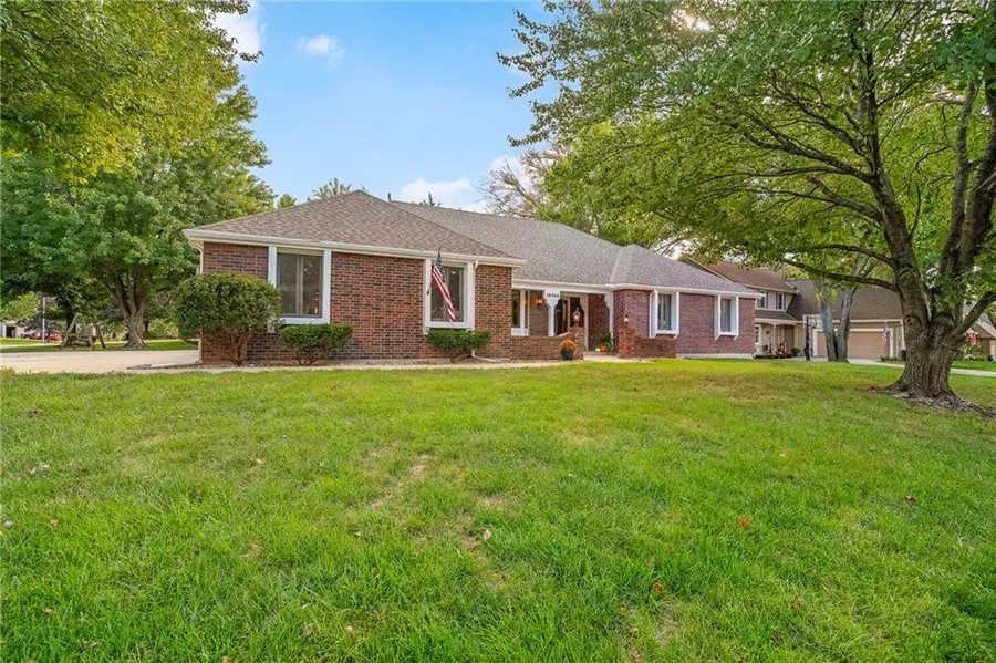 14744 S Village Drive, Olathe, KS 66062 - #2