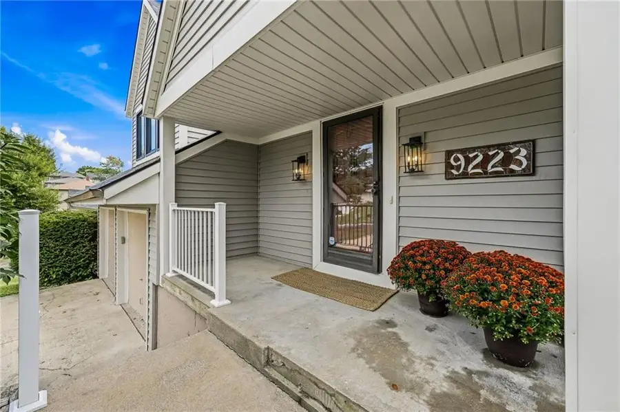 9223 W 49th Terrace, Merriam, KS 66203 - #3