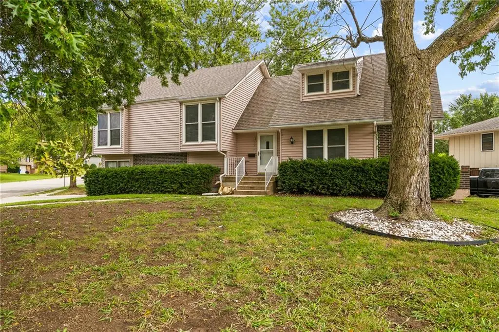 3712 SW Christiansen Drive, Blue Springs, MO 64014 - #1
