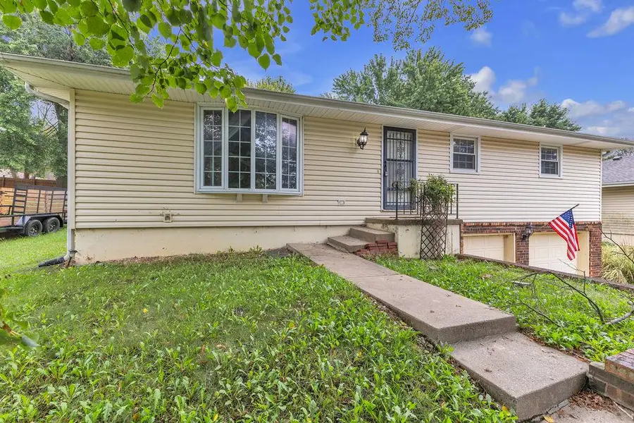 2209 N Leonard Road, Saint Joseph, MO 64506 - #2