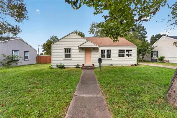 708 W South Street, Harrisonville, MO 64701