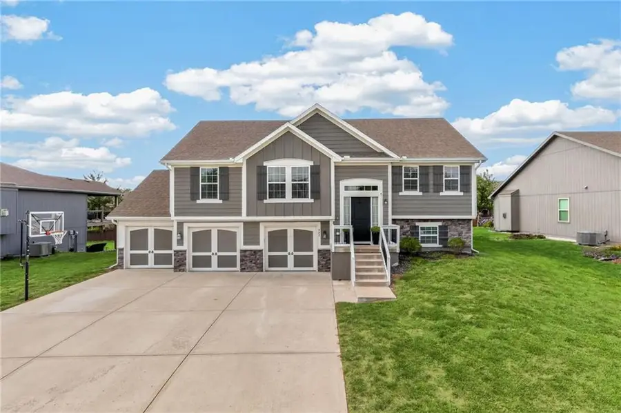 902 N Cottonwood Street, Kearney, MO 64060 - #2