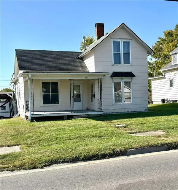 716 E 1st Street, Maryville, MO 64468