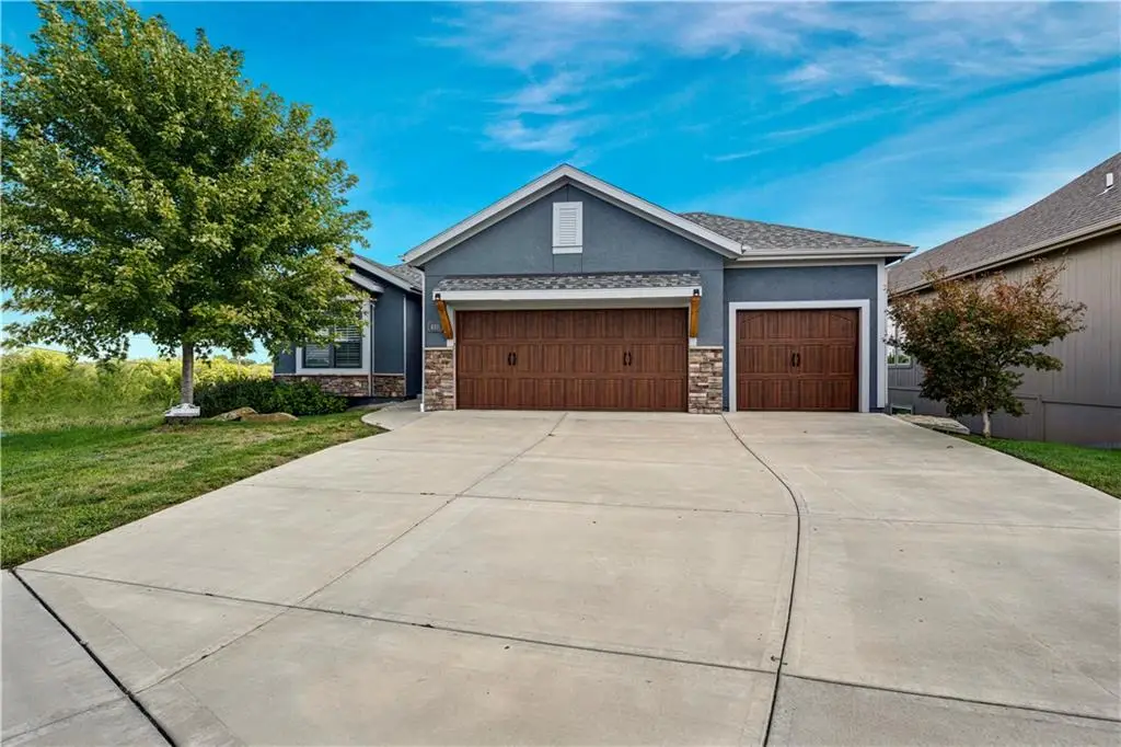8311 Pickering Street, Lenexa, KS 66227 - #1