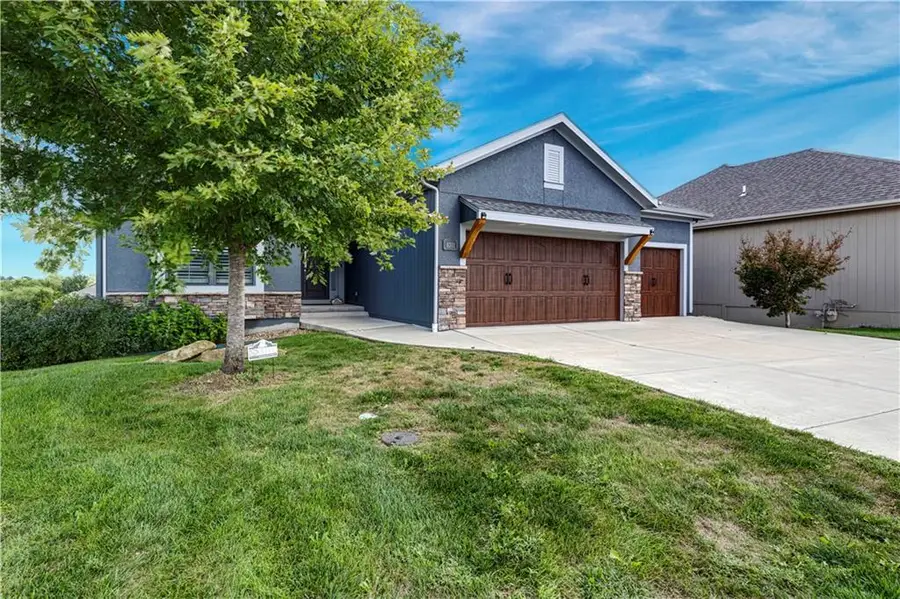8311 Pickering Street, Lenexa, KS 66227 - #3