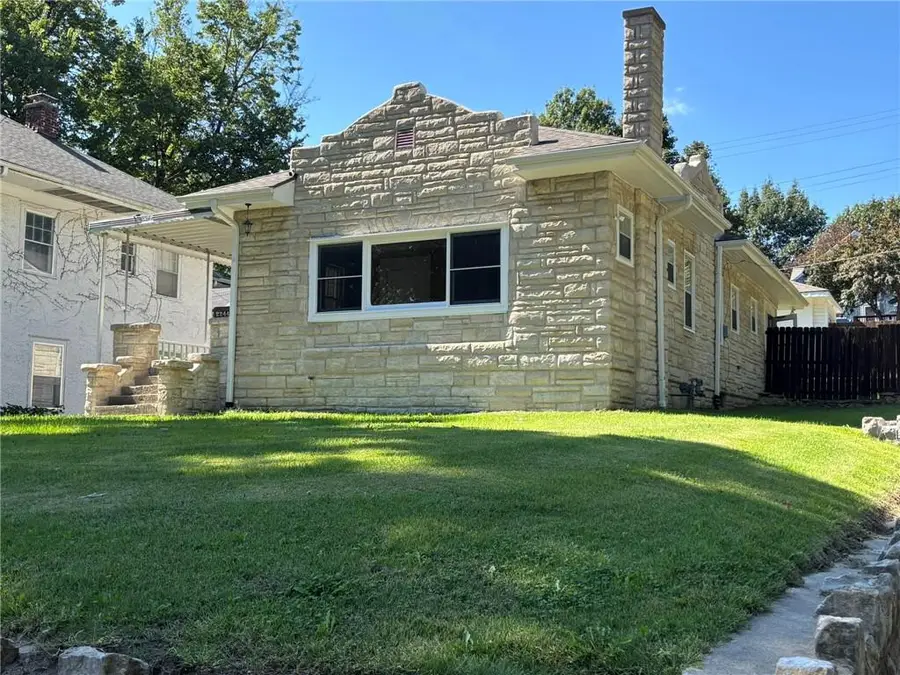 2244 Eugene Field Avenue, Saint Joseph, MO 64505 - #2