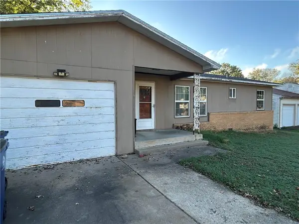 105 Overlook Drive, Coffeyville, KS 67337