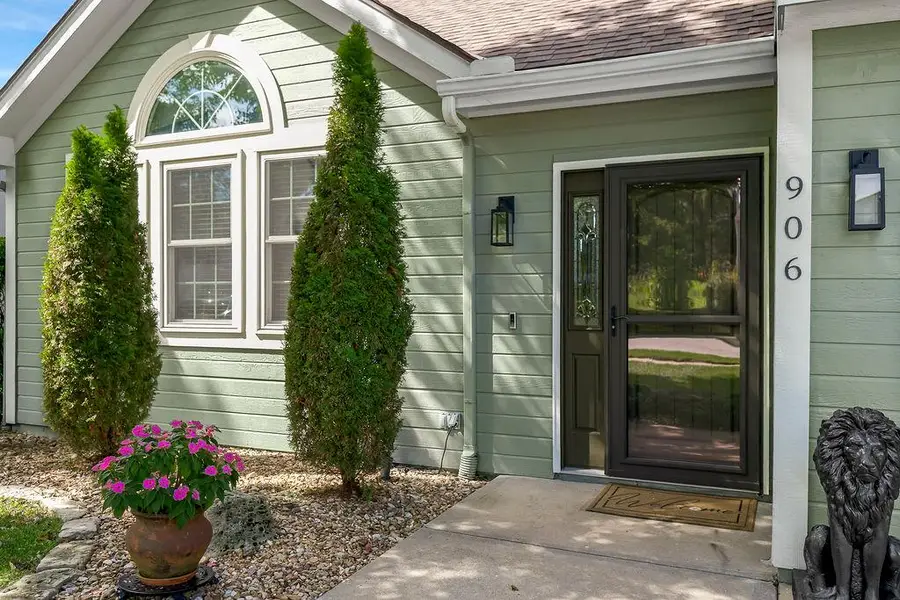 906 16th Avenue S, Greenwood, MO 64034 - #2