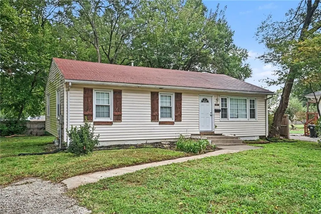 2425 S Lees Summit Road, Independence, MO 64055 - #1