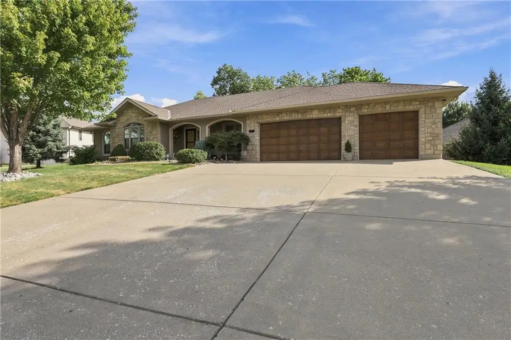 3829 S Coachman Drive, Independence, MO 64055 - #1