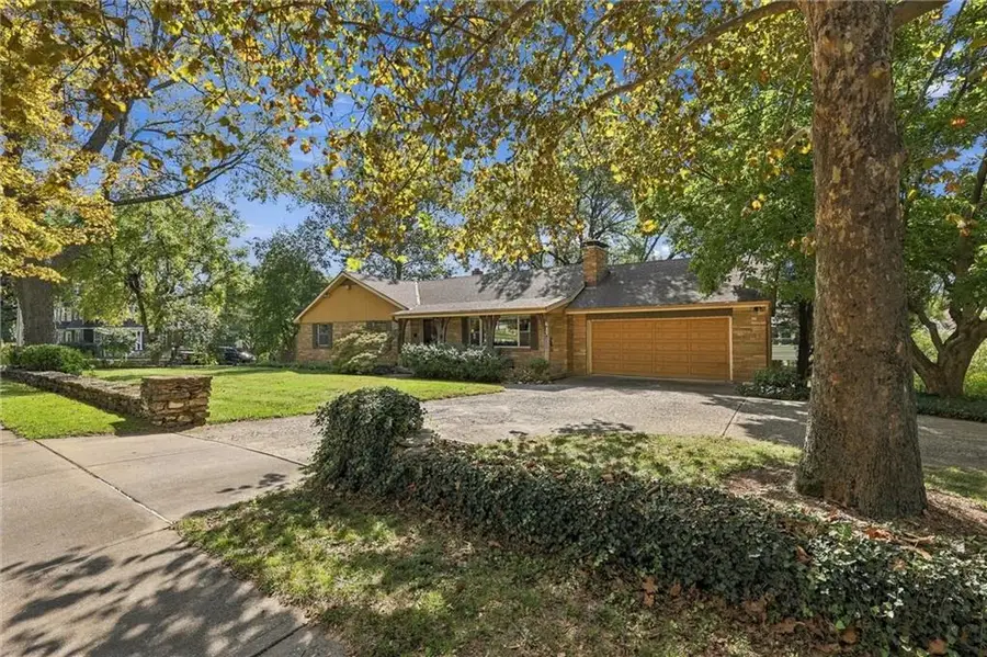 617 Brush Creek Boulevard, Kansas City, MO 64110 - #3