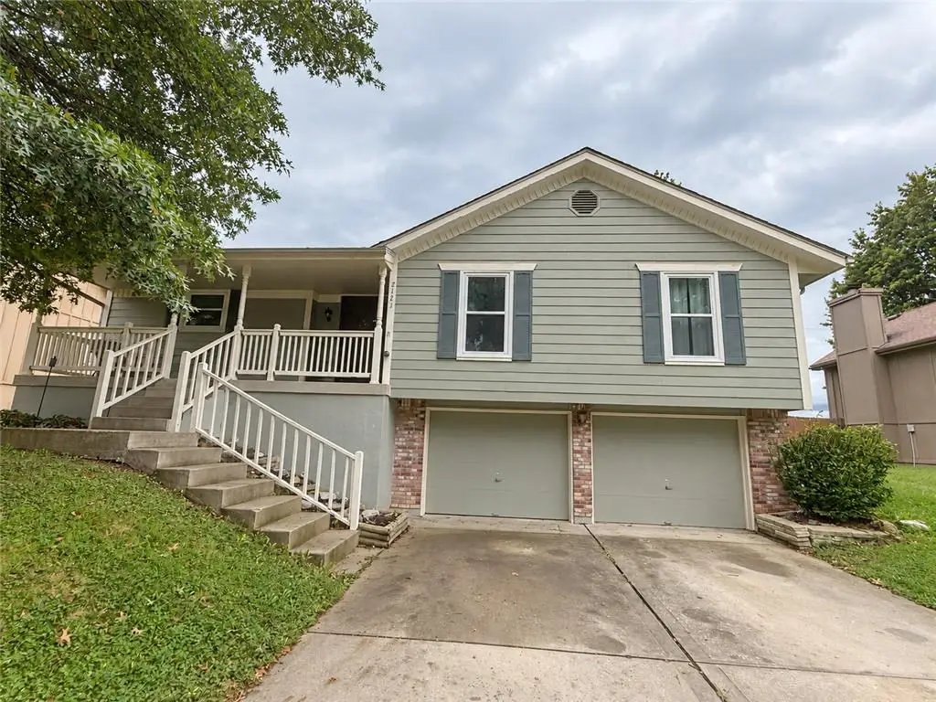 2121 NW Hidden Pointe Court, Blue Springs, MO 64015 - #1