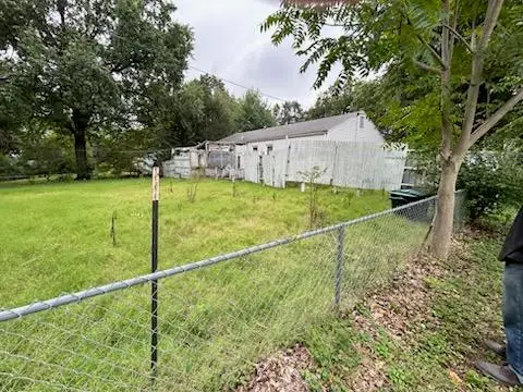 9609 Main Street, Kansas City, MO 64114