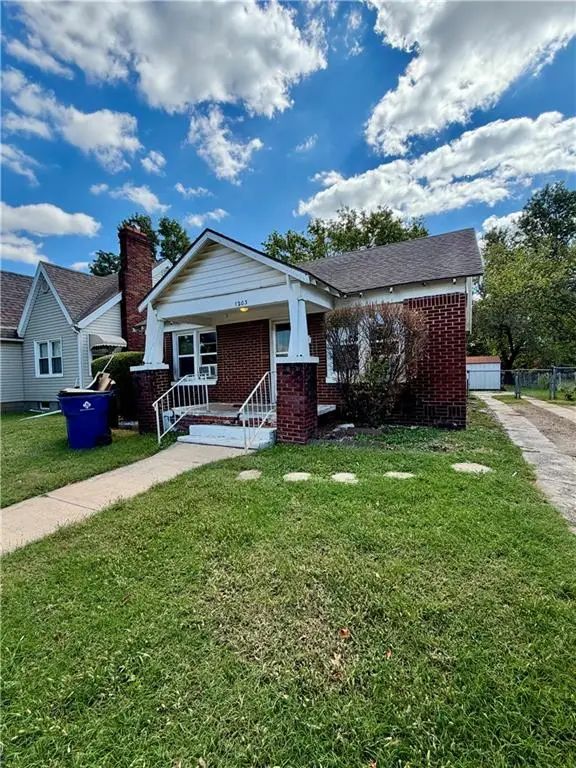 1203 W 5th Street, Coffeyville, KS 67337