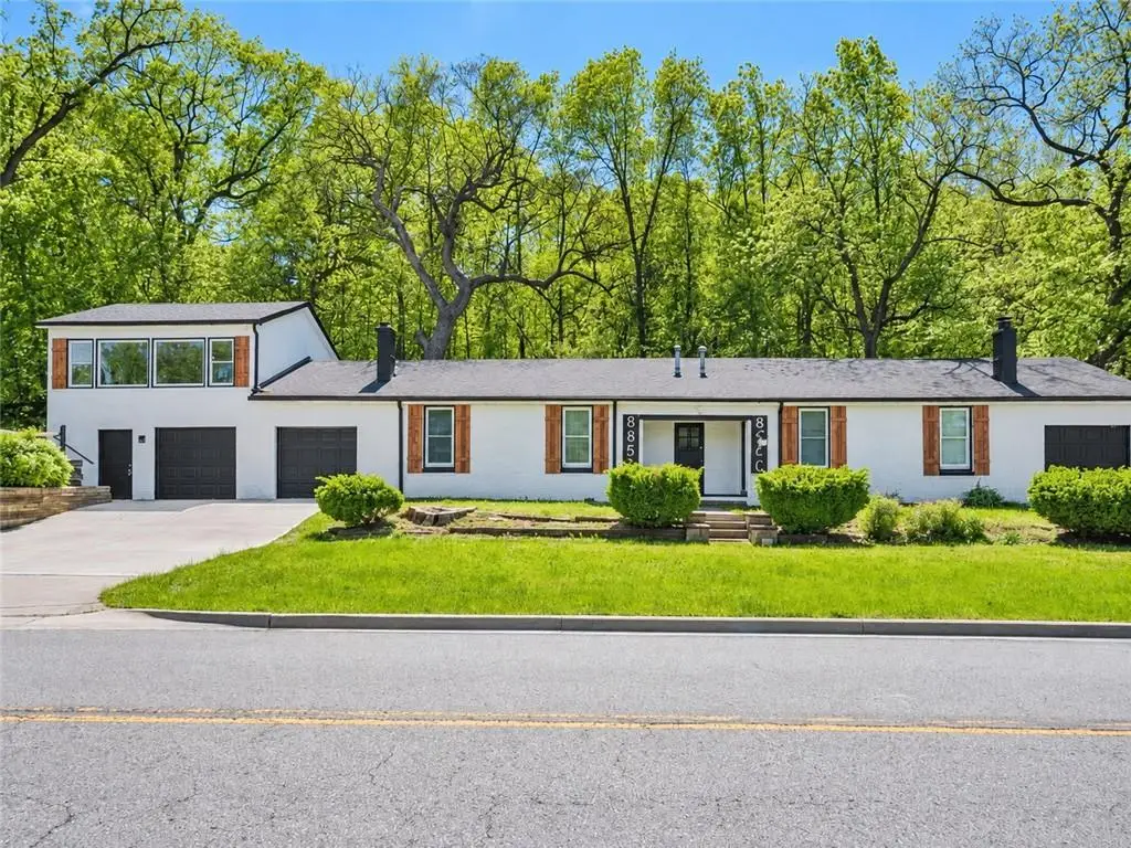 8850 Woodland Drive, Lenexa, KS 66220 - #1