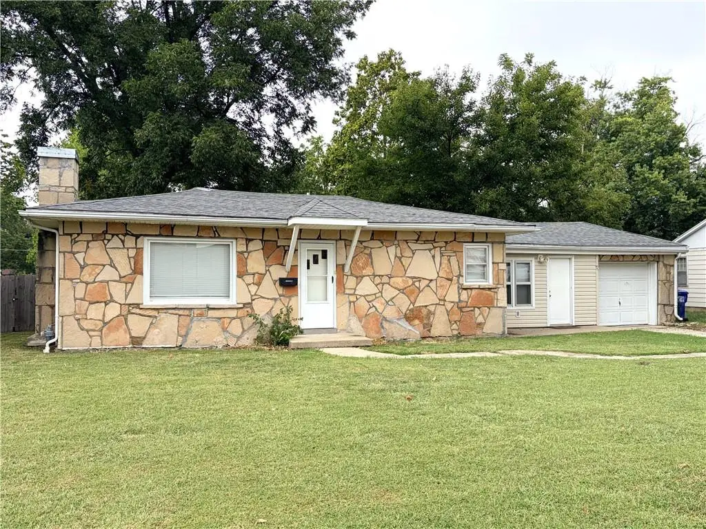 2020 W 14th Street, Sedalia, MO 65301 - #1