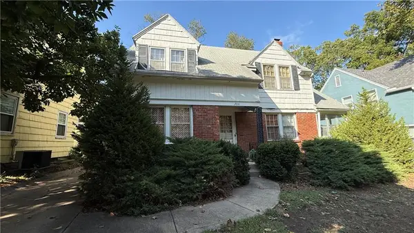 306 Meyer Boulevard E, Kansas City, MO 64113