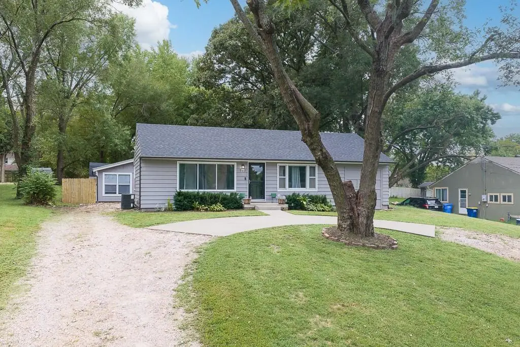 702 E 8th Street, Tonganoxie, KS 66086 - #1