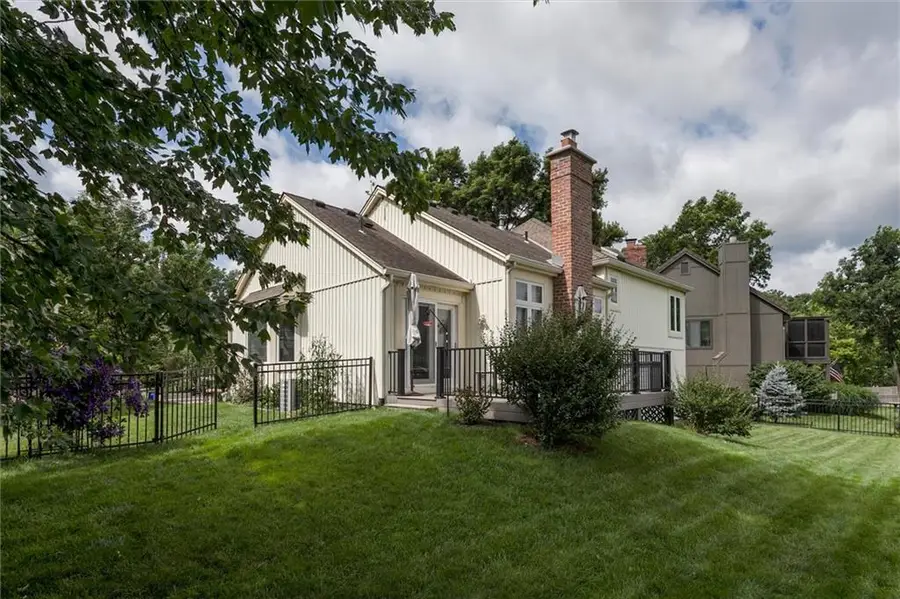 8001 Cottonwood Street, Lenexa, KS 66215 - #3