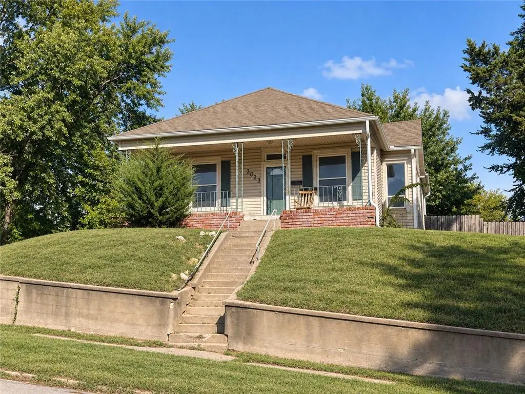 2023 Main Street, Saint Joseph, MO 64505 - #1