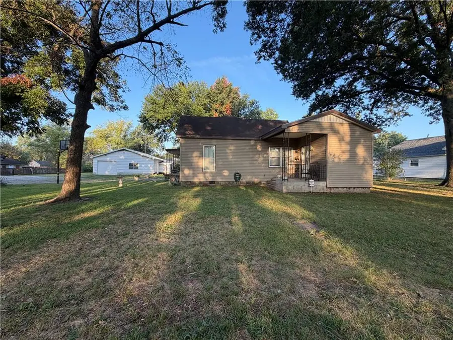 537 S Minnesota Avenue, Columbus, KS 66725 - #2