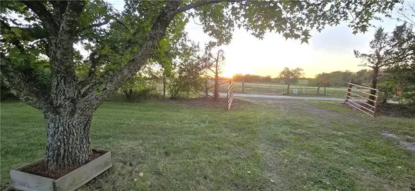 30808 E County Line Road, Pleasant Hill, MO 64080