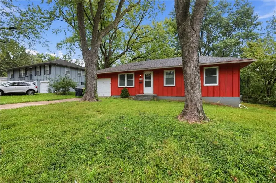 11015 Herrick Avenue, Kansas City, MO 64134 - #2