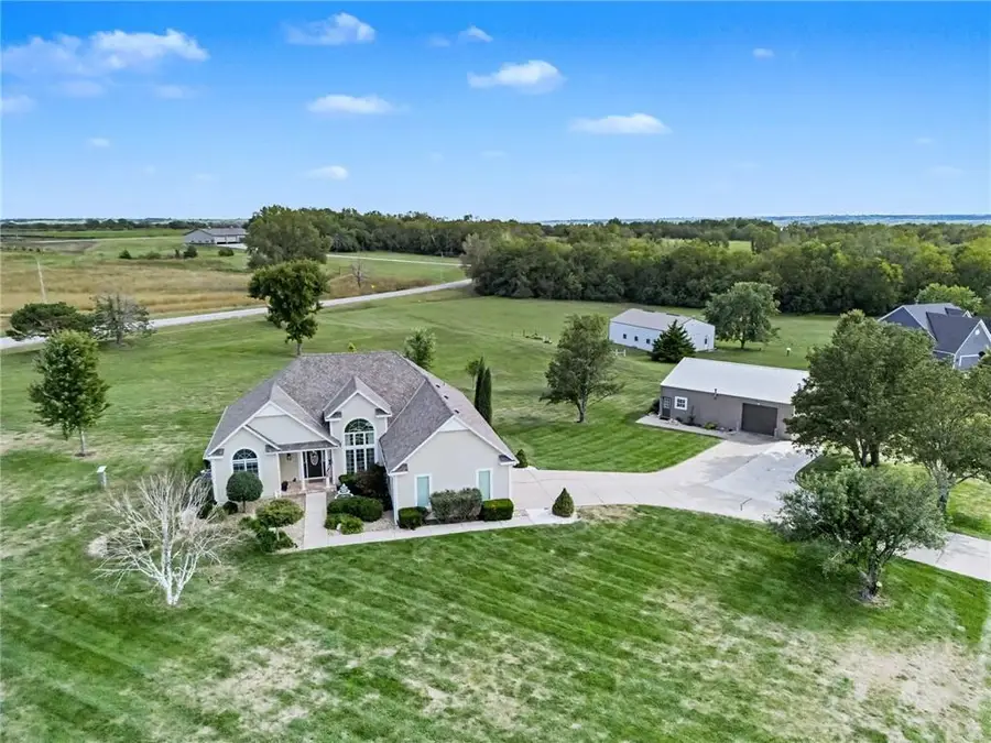 29621 Ashmore Way, Spring Hill, KS 66083 - #2