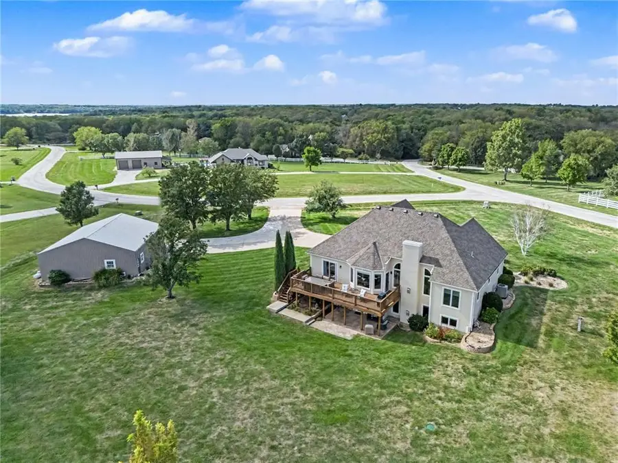 29621 Ashmore Way, Spring Hill, KS 66083 - #3