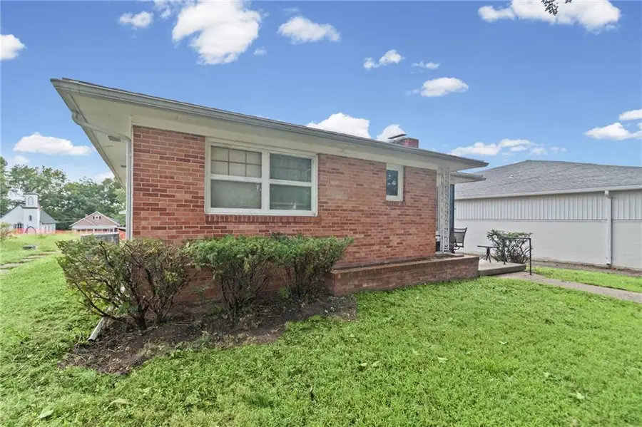 116 N Folger Street, Carrollton, MO 64633 - #3