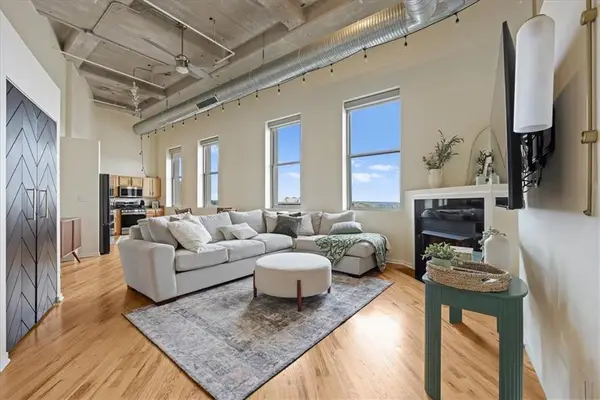 2107 Grand Boulevard #1207, Kansas City, MO 64108