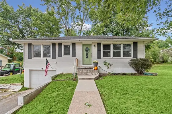 12 W 10th Street, Carrollton, MO 64633