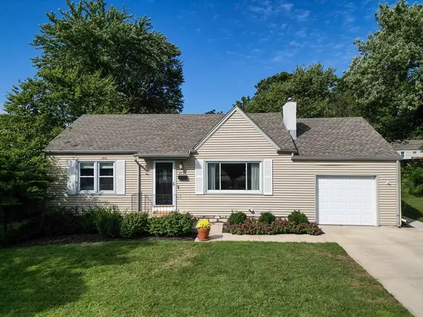 6126 Metcalf Lane, Overland Park, KS 66202