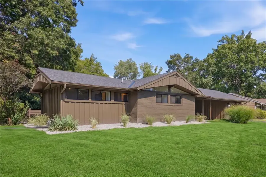7725 Lamar Avenue, Prairie Village, KS 66208 - #2