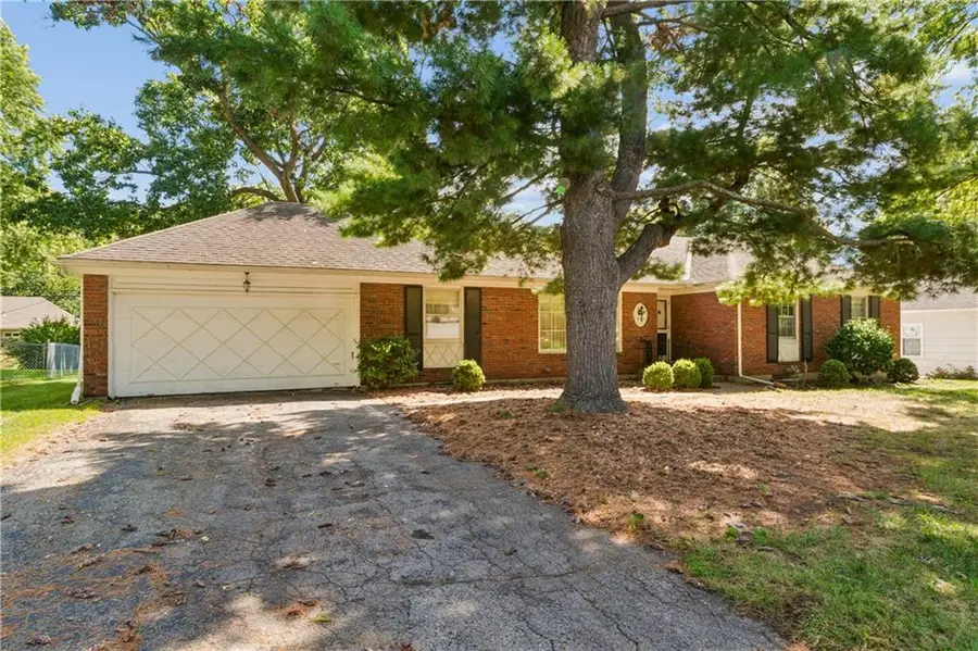 6441 Woodson Drive, Mission, KS 66202 - #2