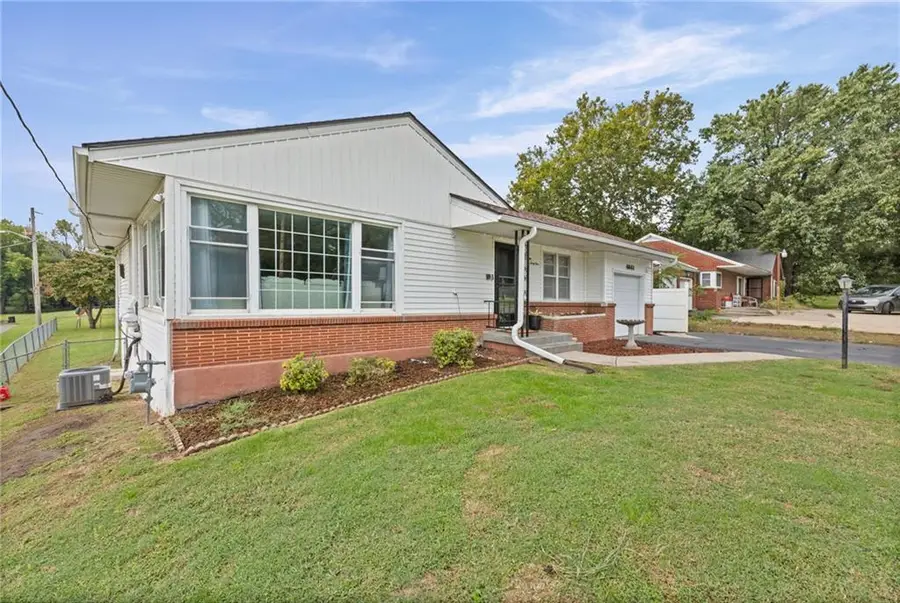 4841 Gibbs Road, Kansas City, KS 66106 - #3