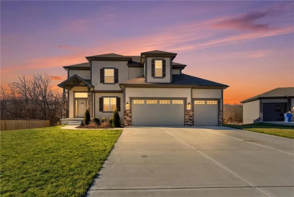 308 E Oak Street, Lone Jack, MO 64070 - #1