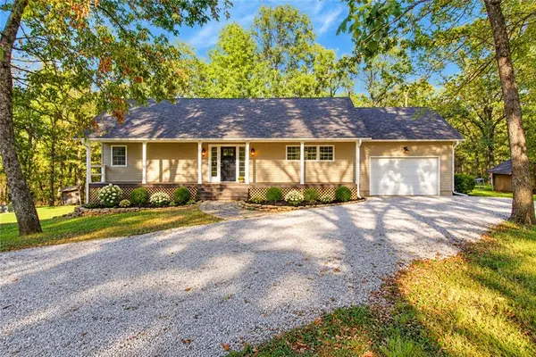 588 21500 Road, Cherryvale, KS 67335