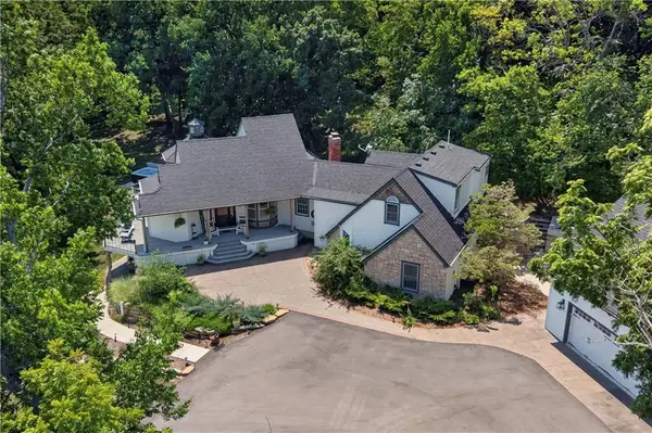 1558 N 600 Road, Baldwin City, KS 66006