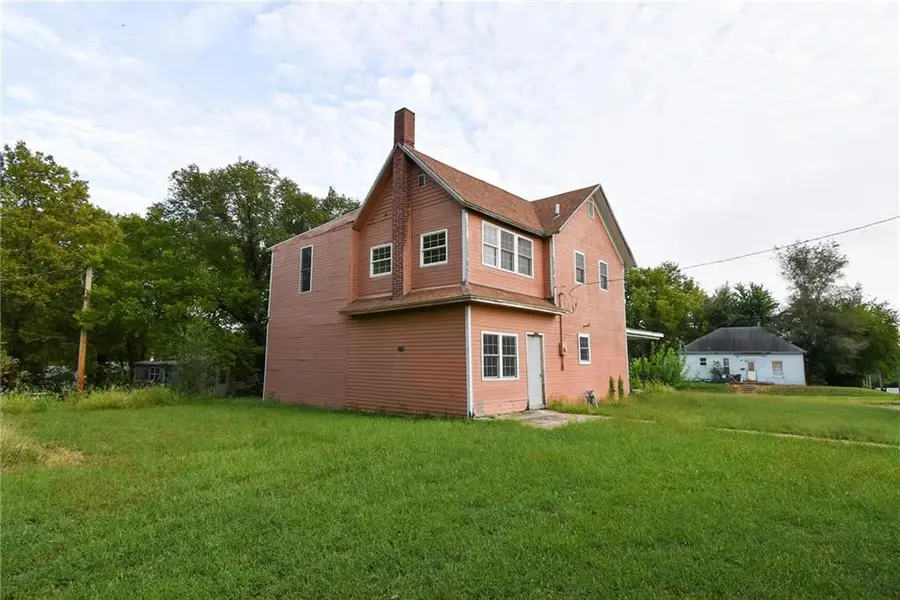344 W 10th Street, Horton, KS 66439 - #3
