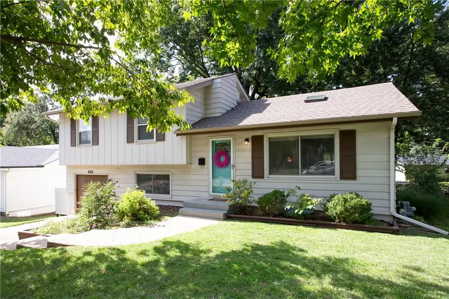 8808 W 89th Street, Overland Park, KS 66212 - #2