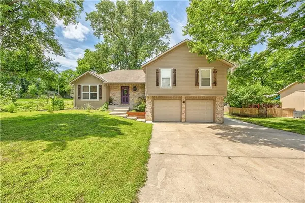 301 N Harrison Street, Spring Hill, KS 66083