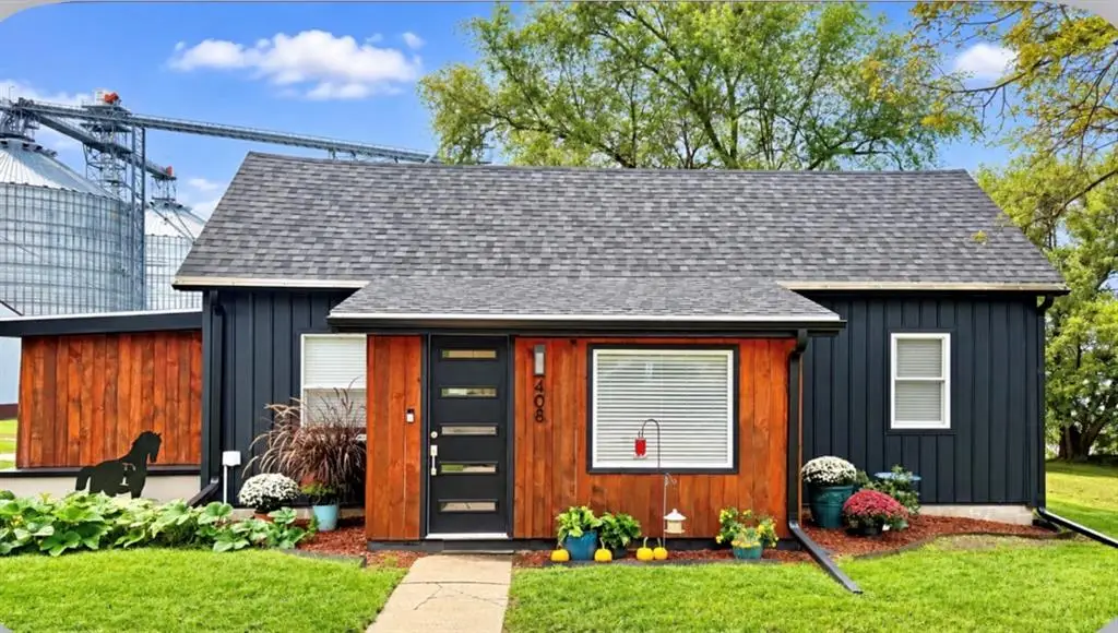 408 S 2nd Street, Hopkins, MO 64461 - #1