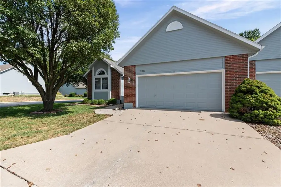 15607 Broadmoor Street, Overland Park, KS 66223 - #2