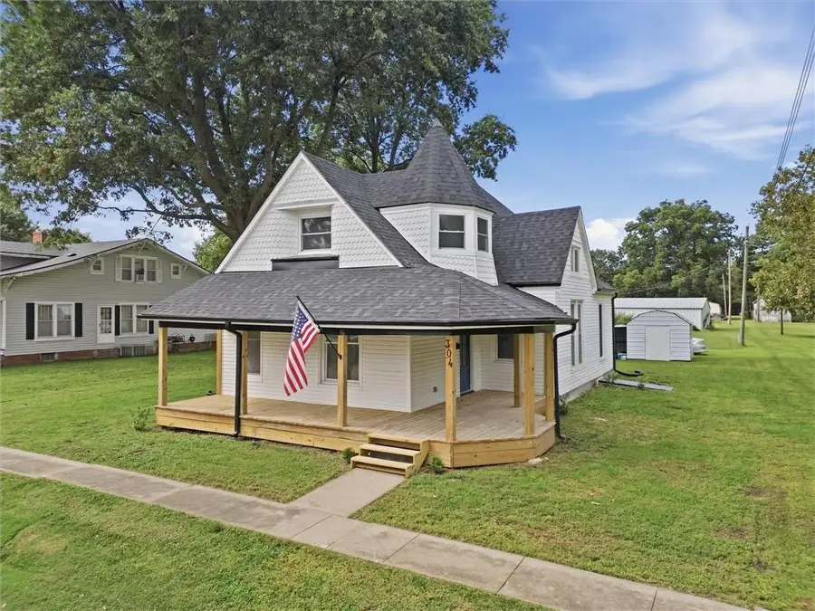 304 South Elm Street, Norborne, MO 64668 - #2
