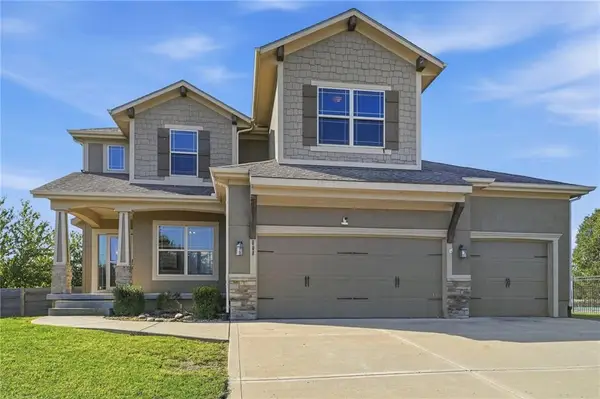 608 SW Lake Side Drive, Lee's Summit, MO 64064