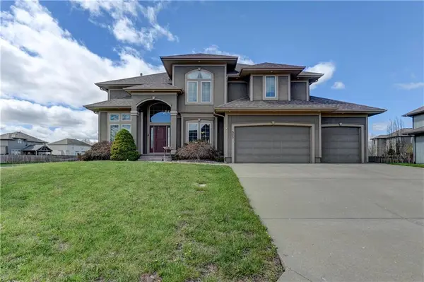 500 NE Woodpark Lane, Lee's Summit, MO 64086
